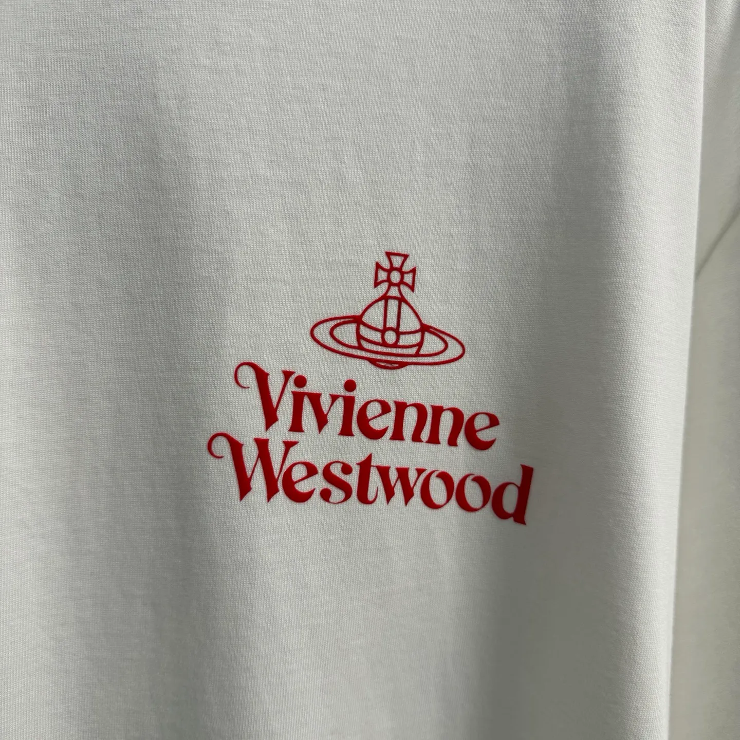 Vivienne Westwoo 2026 New Arrival. . g .Oversize . Same Style. Color：Black White SIZE：S M L XL 7081